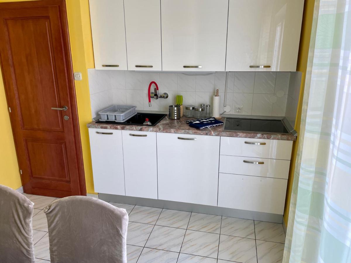 Apartments Mikulic Рогозниця Екстер'єр фото
